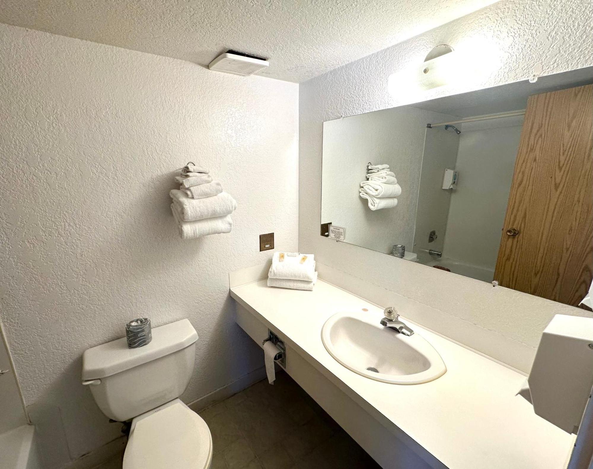 Island West Resort Ucluelet Zimmer foto