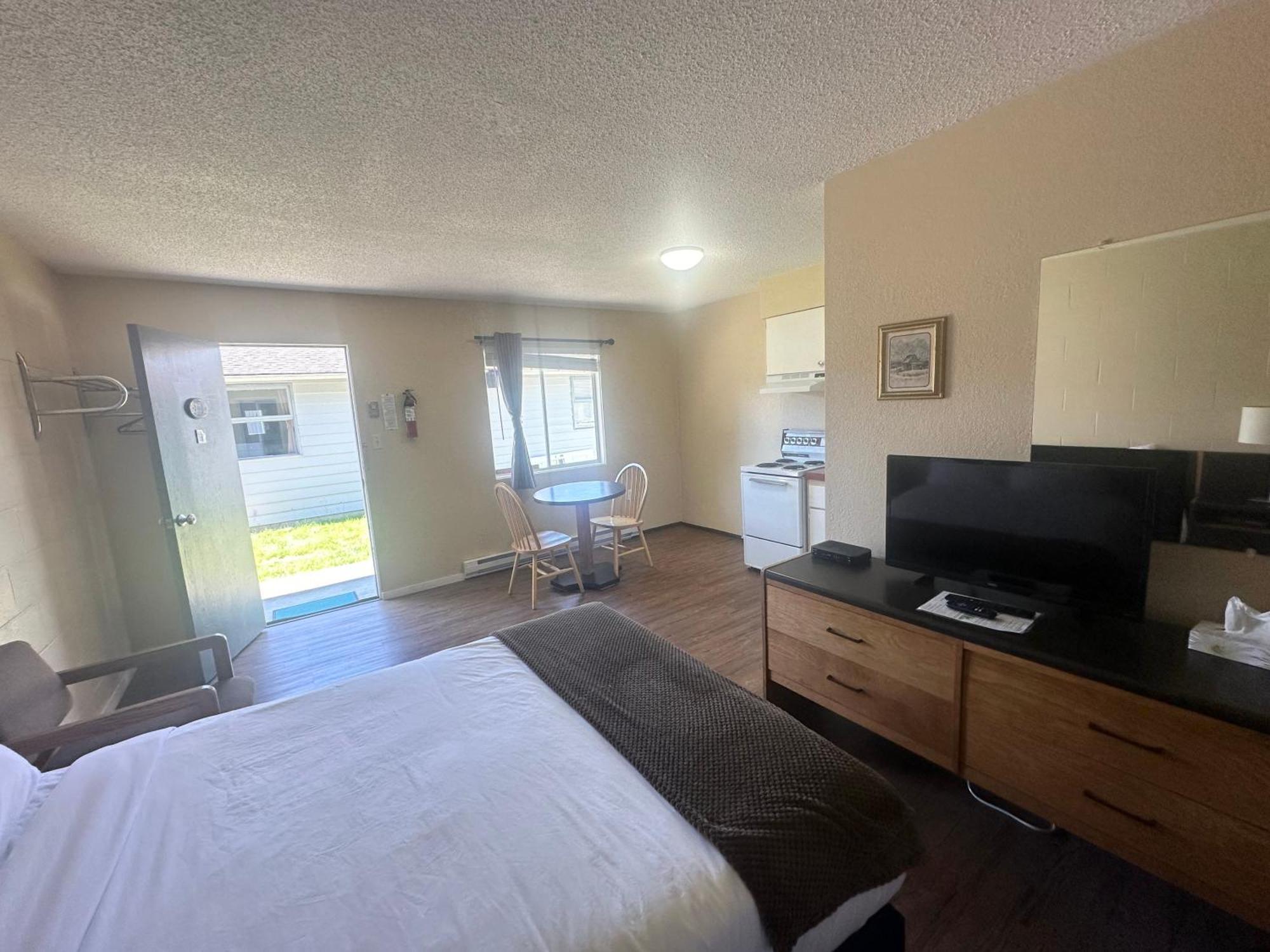 Island West Resort Ucluelet Zimmer foto